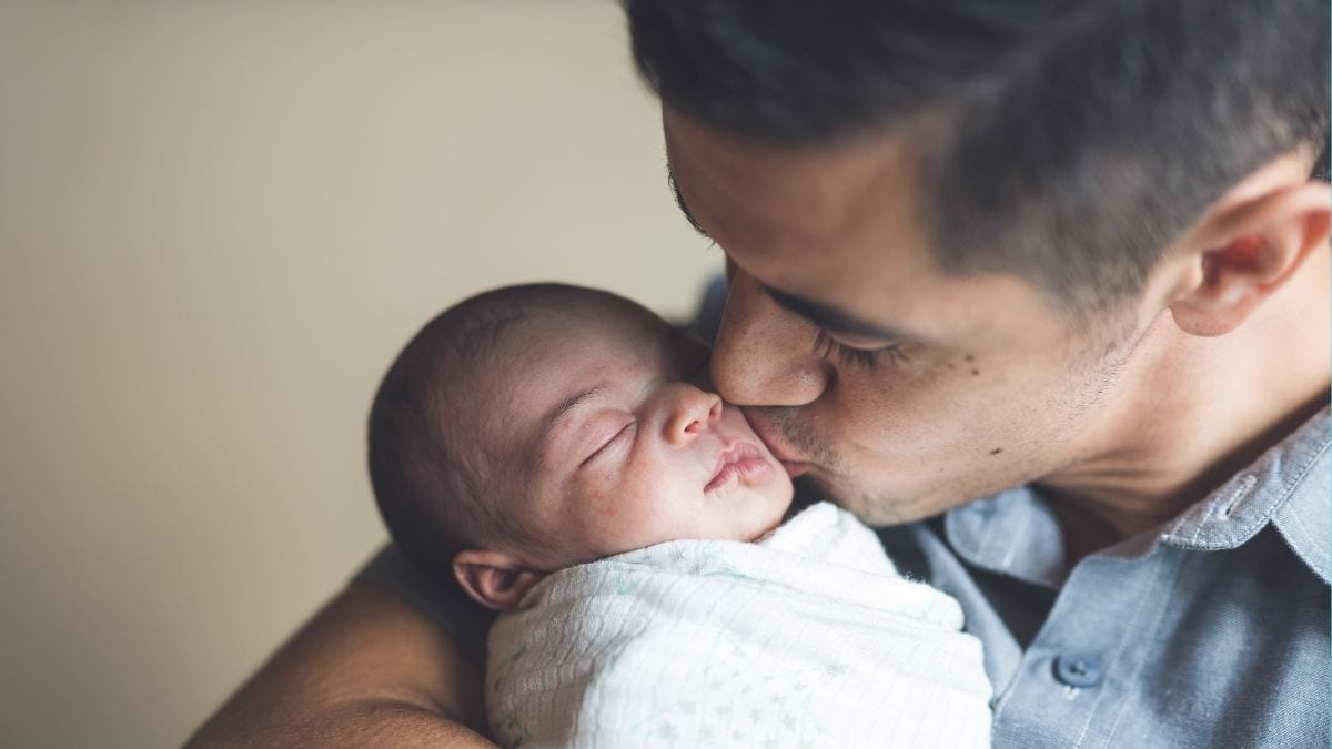 New Bill Wants Fathers to Get 105 Days of Paid Leave